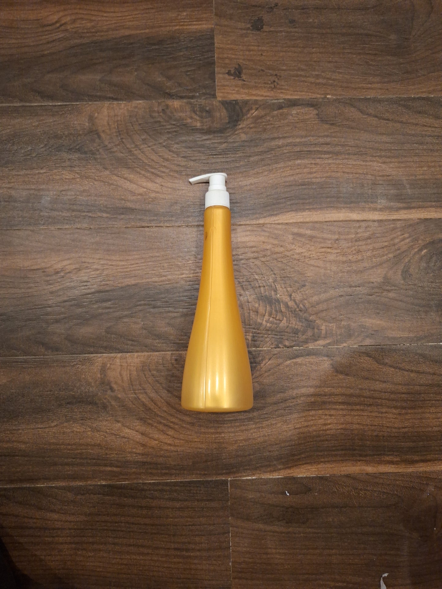 700ml Shampoo bottle