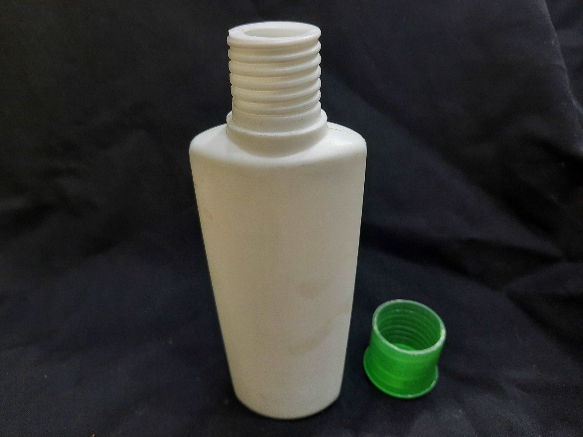 100ml Green/White Oil bottle