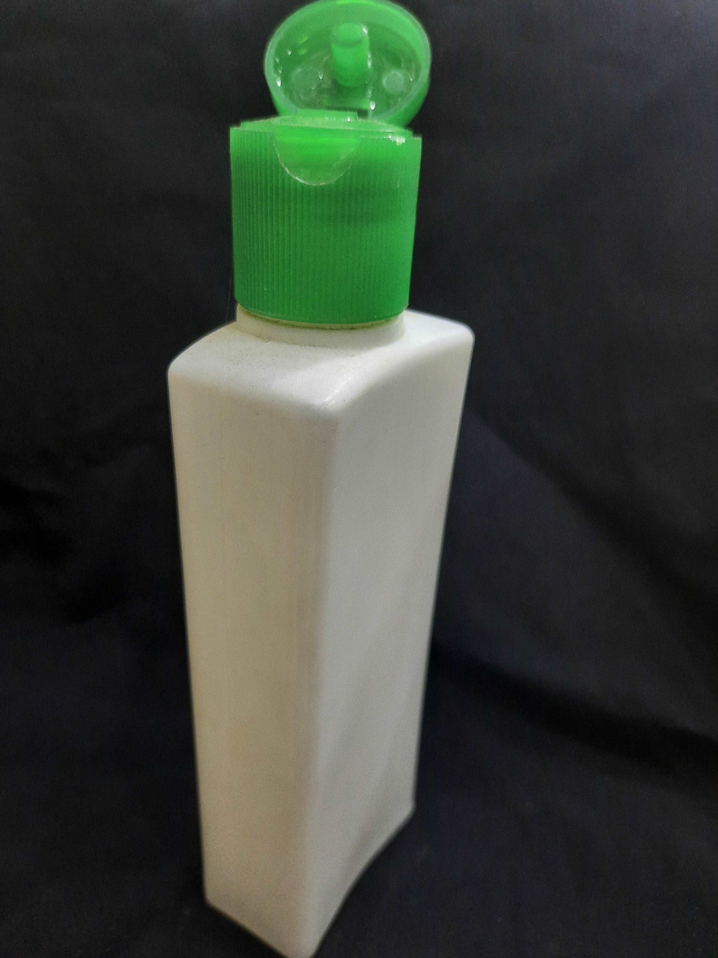 100ml Green White Curve