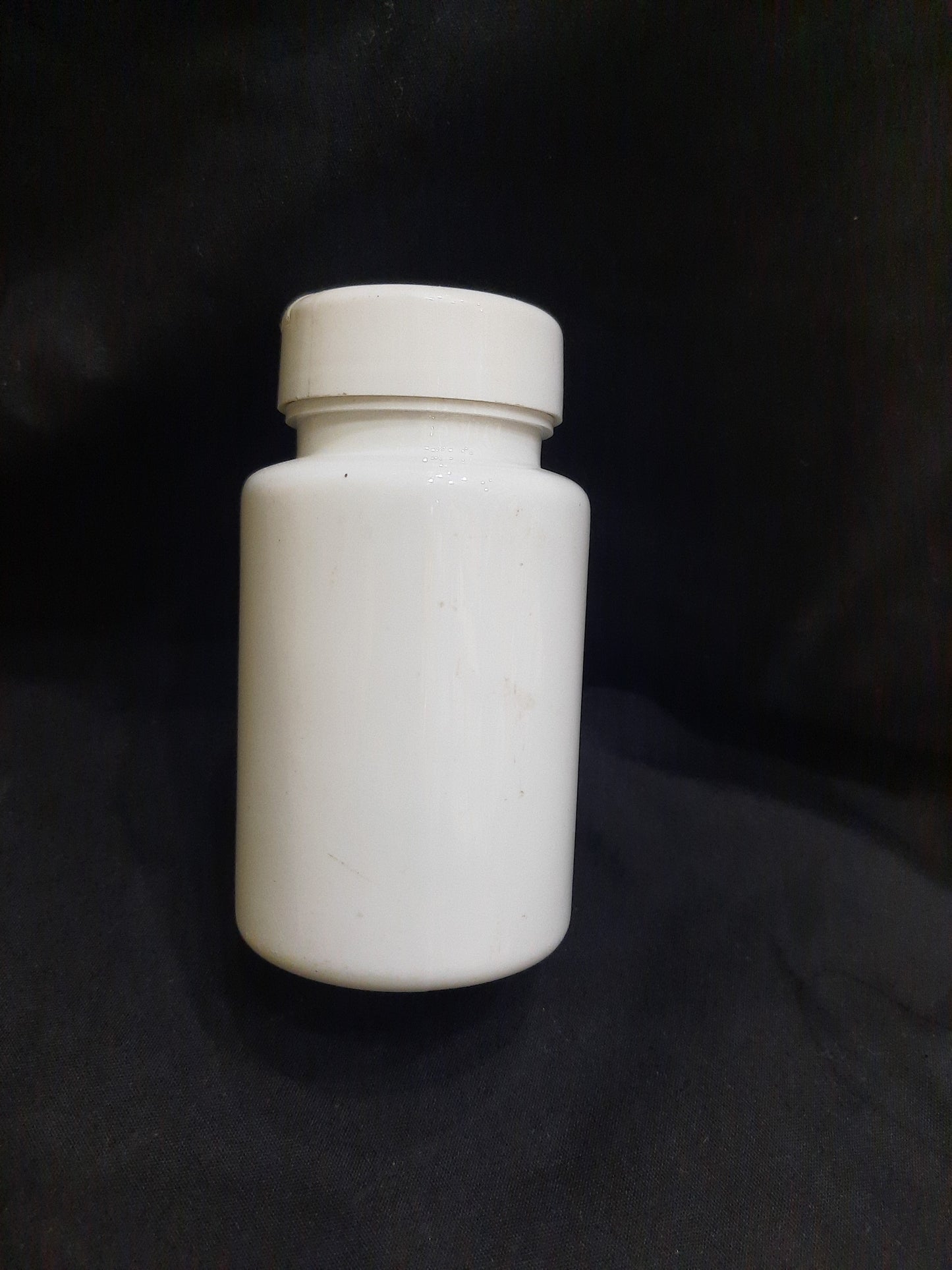 White/White Vitamin container