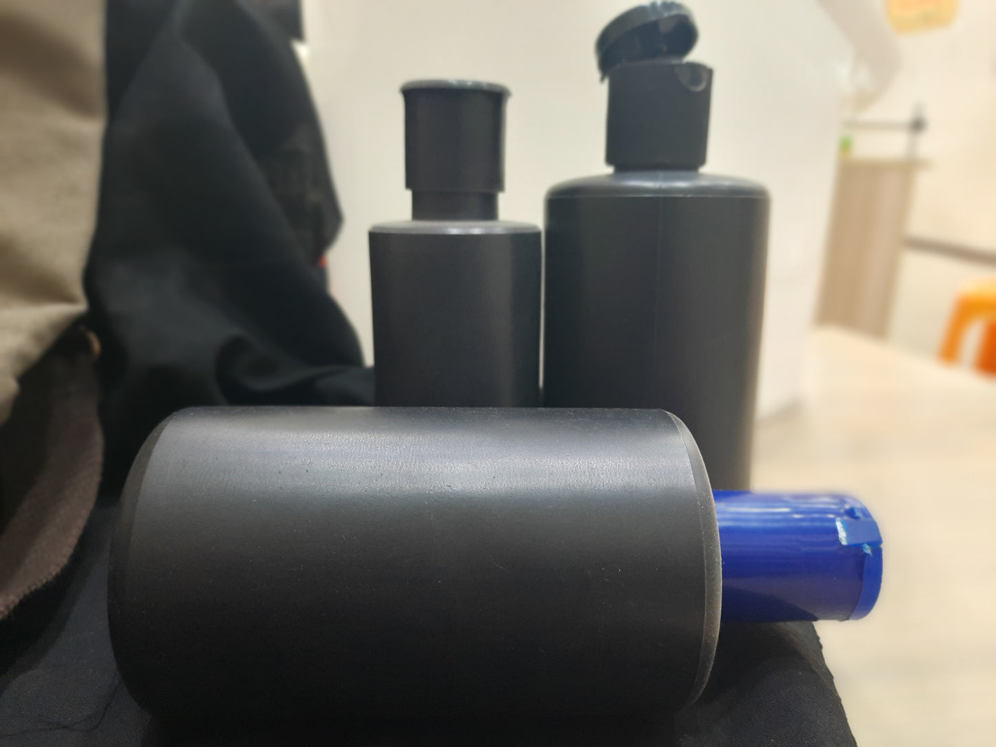 Round Black Oil/Shampoo bottle