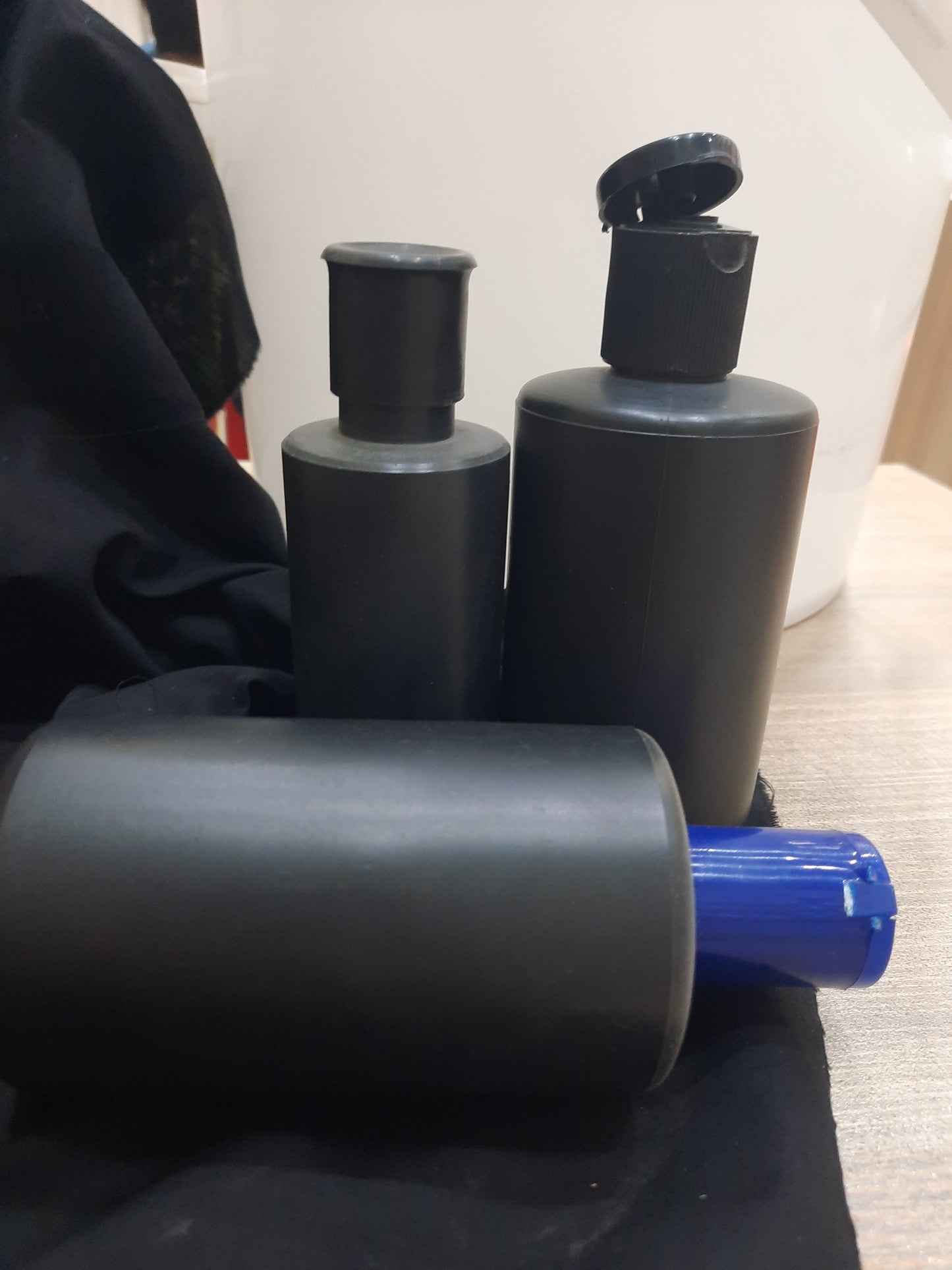 Round Black Oil/Shampoo bottle