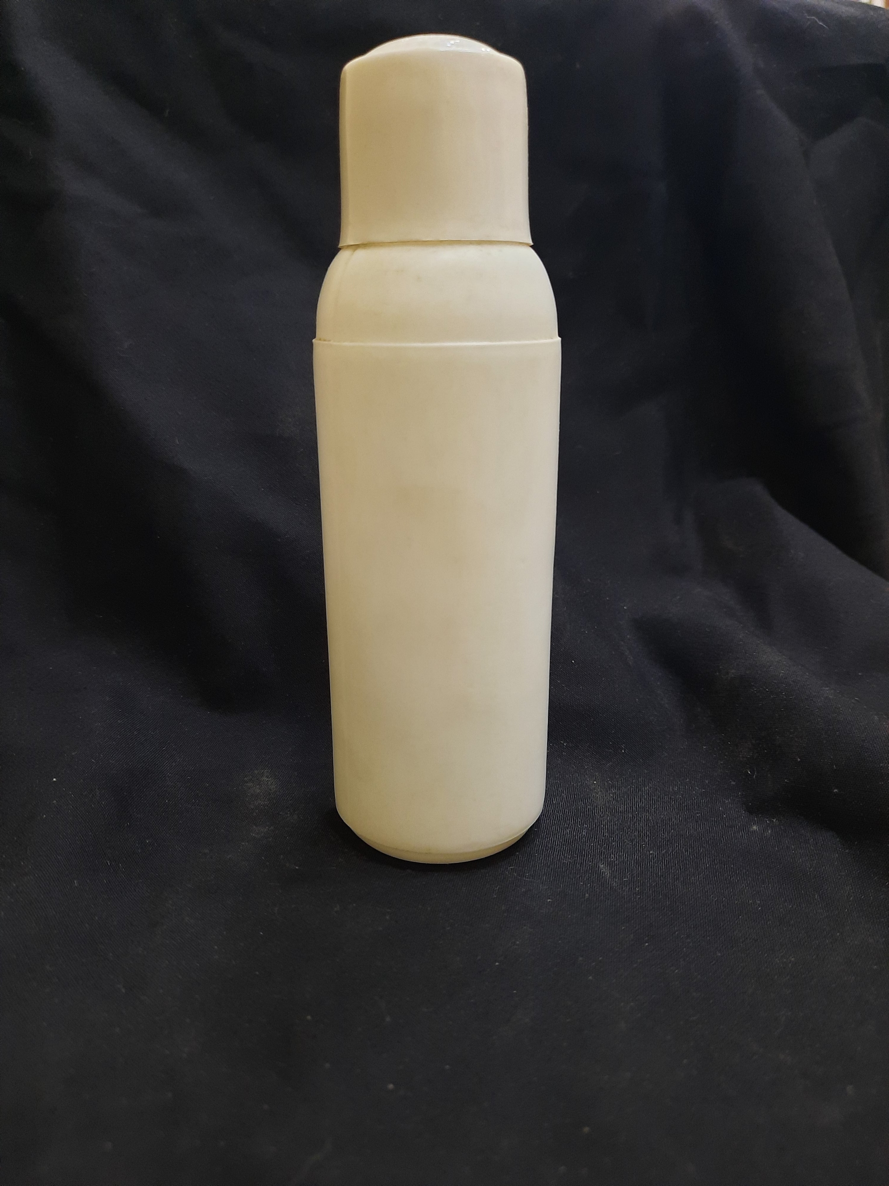White Oil Bottle with Seal – Hamza Cosmetics