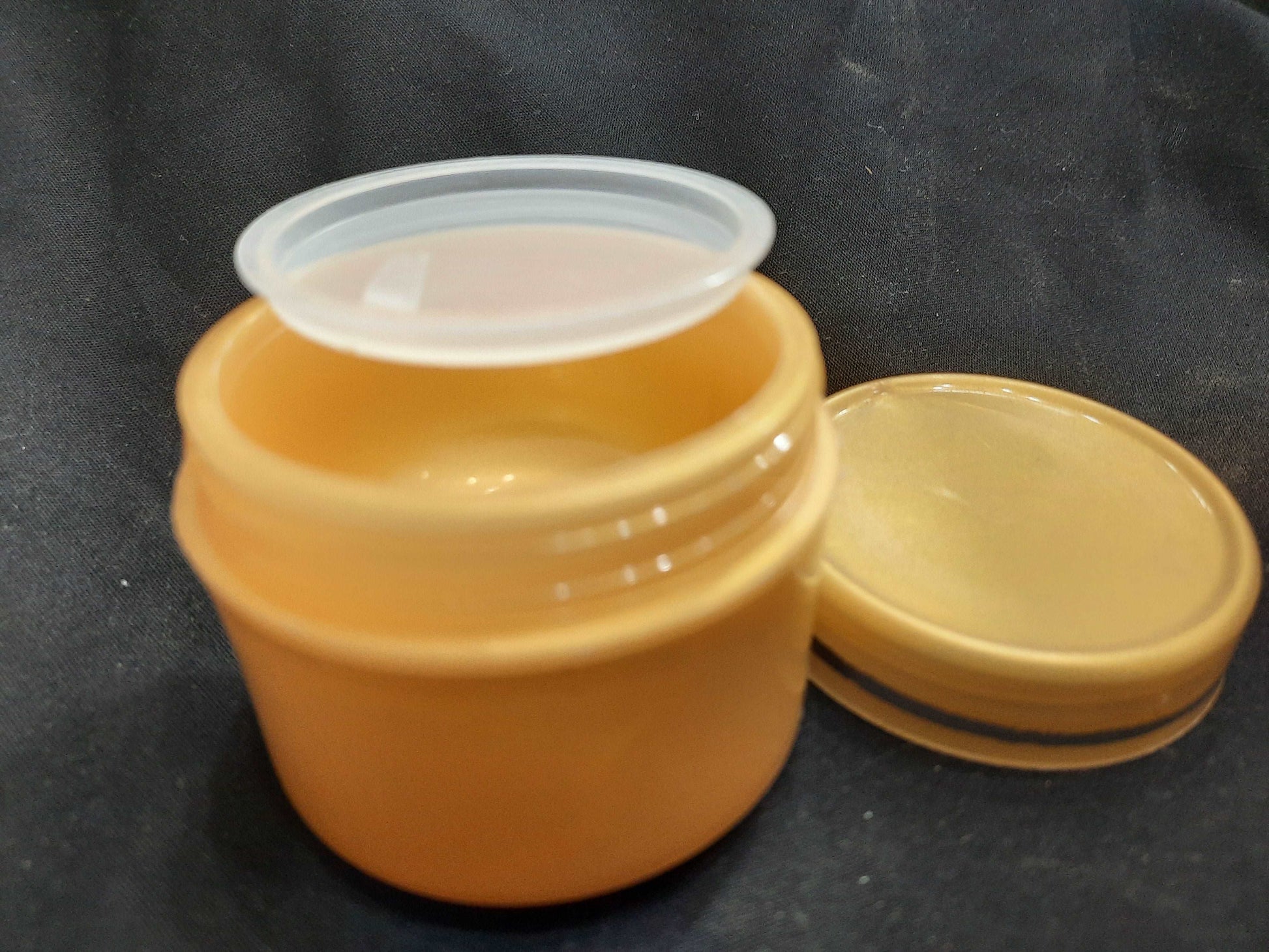 100g Gold/Gold Jar with seal